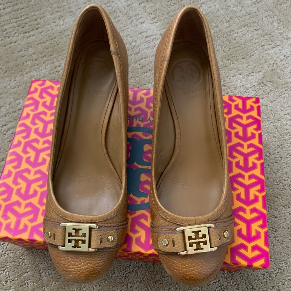 TORY BURCH Tan Wedges - SIZE 6.5